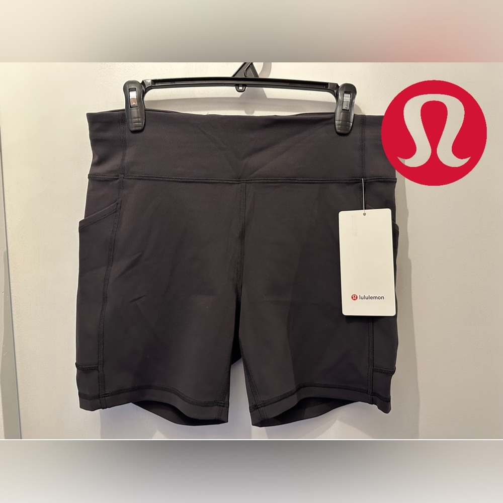 Lululemon “Invigorate HR Short” 6" Women’s 12 NWT!